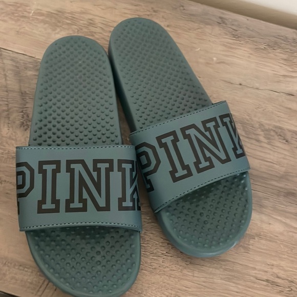 VS Pink slides (L) - Picture 1 of 1